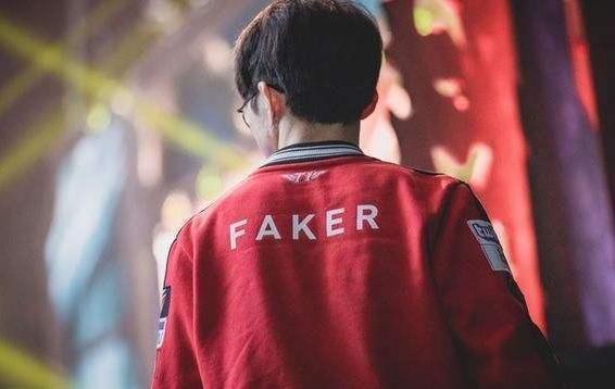 Rookie发文为高考考生加油：希望大家都能有好结果！