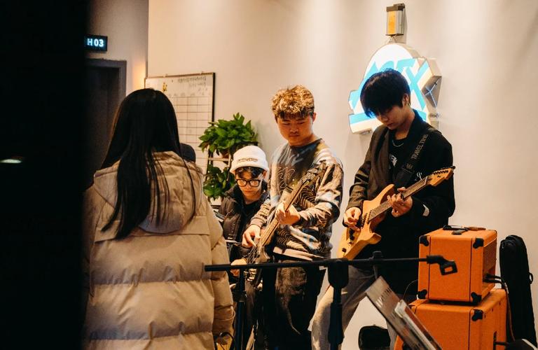 太过分了！Mayumi遭公寓门卫骚扰威胁