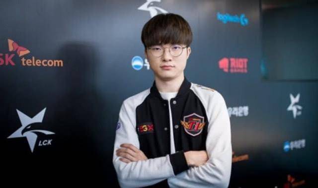 这么慢的队伍？ Xiaohao 和 Jyra 带领队伍抓住了 Baron，但被 EDward Gaming 和 LNG Esports 横扫，连续输掉三场比赛被淘汰