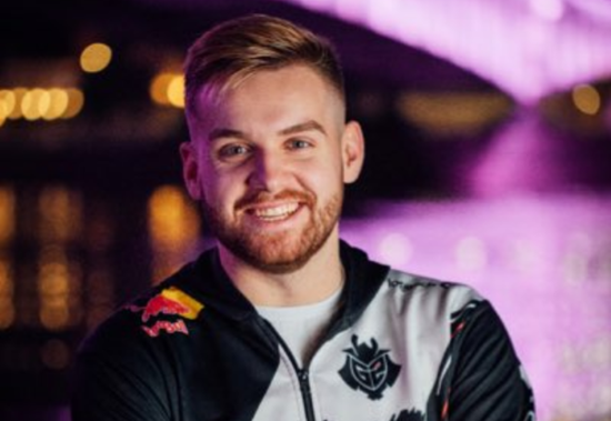 Yagao英文流：经过了春天和MSI，我们队员之间更清楚地认识了彼此