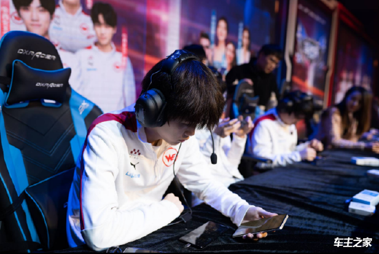 LPL春季赛今日首发名单及赛程预告